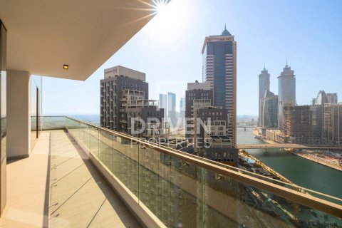 Penthouse në Business Bay, Dubai, Emiratet e Bashkuara Arabe 4 dhoma gjumi, 369 m2. № 603475 - Foto 8