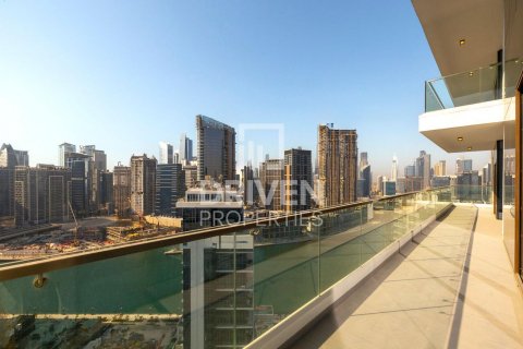 Penthouse në Business Bay, Dubai, Emiratet e Bashkuara Arabe 4 dhoma gjumi, 369 m2. № 603475 - Foto 9