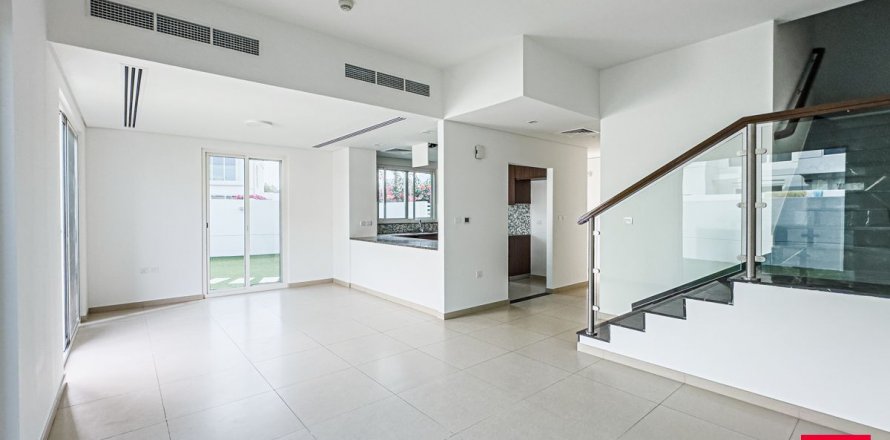 Řadový dům v Dubai, SAE 4 ložnice, 301.7 m² Č.: 580683