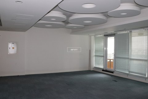 Office in Jumeirah Lake Towers, Dubai, UAE 75.4 sq.m. № 624355 - photo 1