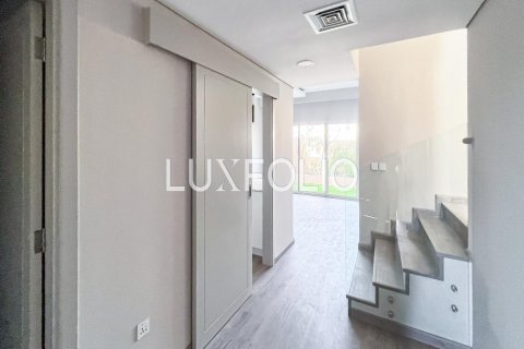 Kuća u nizu u Jumeirah Golf Estates, Dubai, UAE 2 spavaćih soba, 152 m2 Br. 627980 - fotografija 2