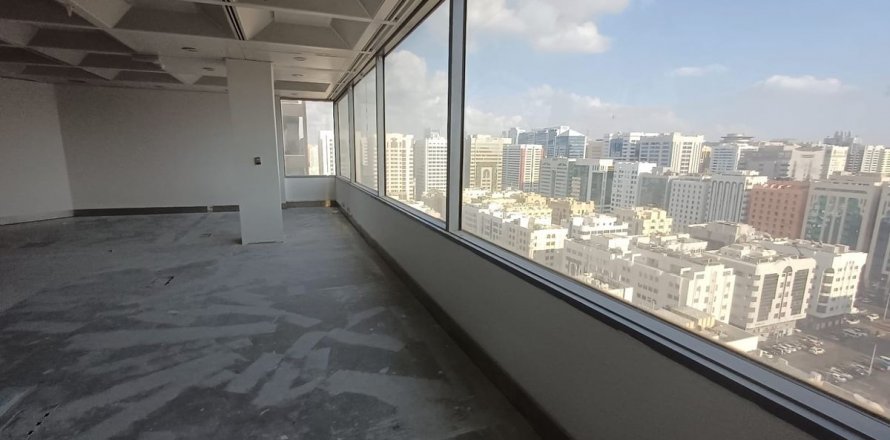 Zyrë në Hamdan Street, Abu Dhabi, Emiratet e Bashkuara Arabe 331 m2. № 594193