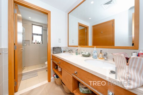 Таунхаус Рим, Дубай, БАӘ-да 3 жатын бөлмелер, 240 м² № 590234 - фото 14
