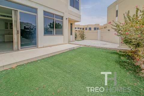 Řadový dům v Town Square, Dubai, SAE 4 ložnice, 225 m² Č.: 590239 - fotografie 1