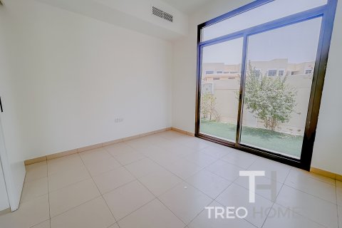 Řadový dům v Town Square, Dubai, SAE 4 ložnice, 225 m² Č.: 590239 - fotografie 15