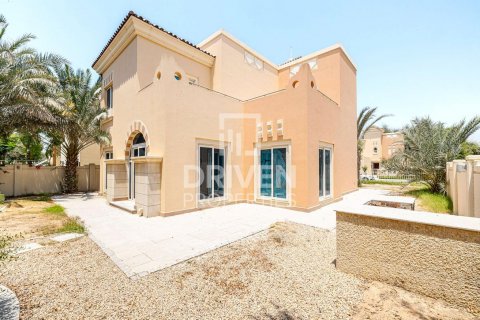 Vilë në Dubai Sports City, Emiratet e Bashkuara Arabe 4 dhoma gjumi, 350 m2. № 601611 - Foto 10