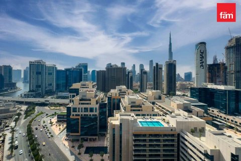Apartmen di Business Bay, Dubai, UAE 2 bilik tidur, 122.4 meter persegi № 621302 - foto 21