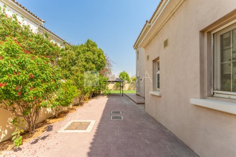 Снять в аренду виллу в Арабиан Ранчес, Дубай, ОАЭ 4 спальни, 409.2м2, № 616311 - фото 3