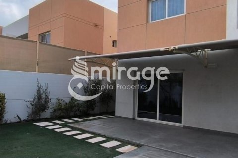Vilë në Al Samha, Abu Dhabi, Emiratet e Bashkuara Arabe 3 dhoma gjumi, 155 m2. № 597085 - Foto 1