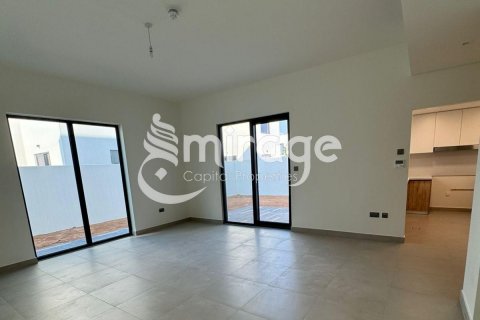 Villa on the Yas Island, Abu Dhabi, UAE 4 bedrooms, 348 sq.m. № 597082 - photo 3