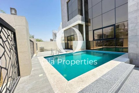 Vilë në Yas Island, Abu Dhabi, Emiratet e Bashkuara Arabe 5 dhoma gjumi, 581 m2. № 628730 - Foto 1