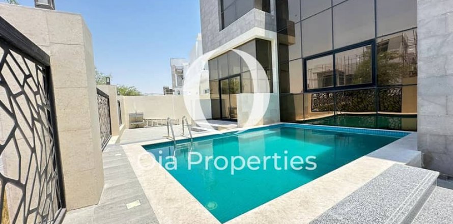 Vilë në Yas Island, Abu Dhabi, Emiratet e Bashkuara Arabe 5 dhoma gjumi, 581 m2. № 628730