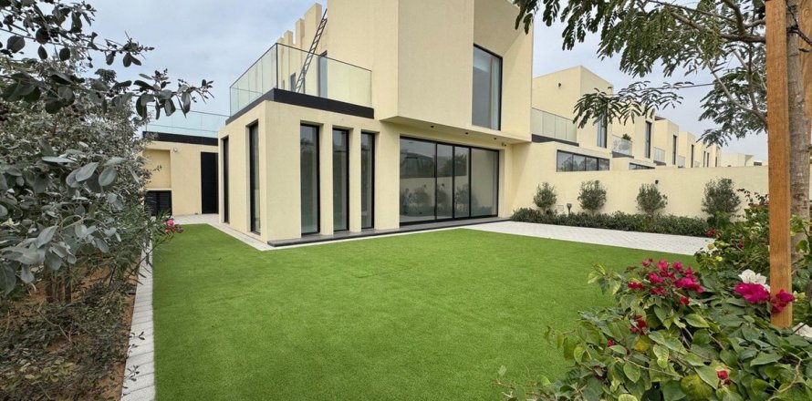 Komersyal na ari-arian sa Al Zorah, Ajman, UAE 3 silid-tulugan, 269 sq.m. № 594561