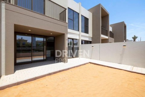 Řadový dům v Dubai Land, Dubai, SAE 3 ložnice, 204 m² Č.: 603099 - fotografie 19