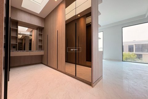 Vilë në Dubai, Emiratet e Bashkuara Arabe 5 dhoma gjumi, 577.5 m2. № 628795 - Foto 10