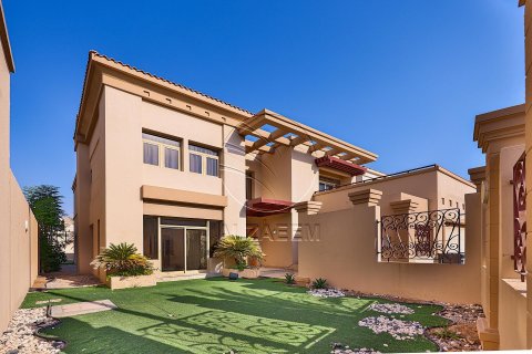 Vilă de închiriat în Abu Dhabi, EAU 5 dormitoare, 534 mp.  №615315 - poză 3
