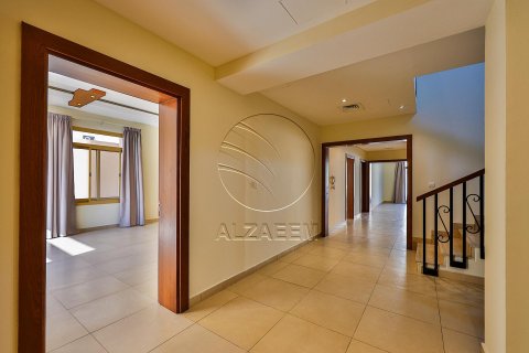 Vilă de închiriat în Abu Dhabi, EAU 5 dormitoare, 534 mp.  №615315 - poză 8