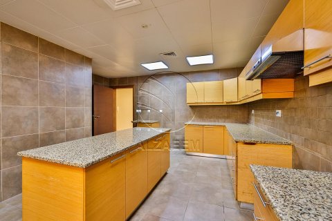 Vilă de închiriat în Abu Dhabi, EAU 5 dormitoare, 534 mp.  №615315 - poză 23