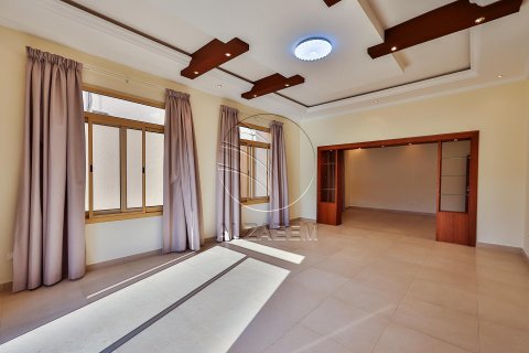 Vilă de închiriat în Abu Dhabi, EAU 5 dormitoare, 534 mp.  №615315 - poză 10