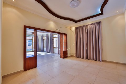 Vilă de închiriat în Abu Dhabi, EAU 5 dormitoare, 534 mp.  №615315 - poză 13