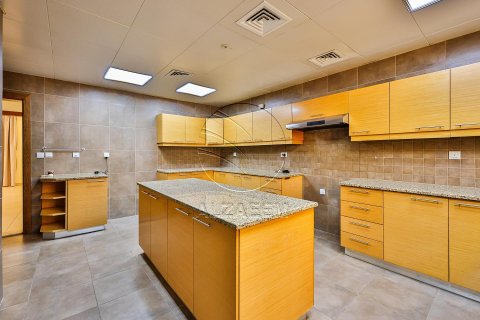 Vilă de închiriat în Abu Dhabi, EAU 5 dormitoare, 534 mp.  №615315 - poză 22