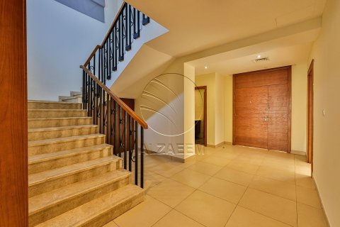 Vilă de închiriat în Abu Dhabi, EAU 5 dormitoare, 534 mp.  №615315 - poză 7