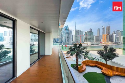Business Bay、Dubai、UAE にあるマンション販売中 2ベッドルーム、194.9 m2、No580892 - 写真 1