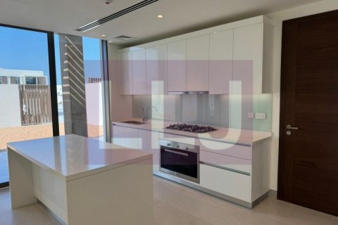 Вилла Абу-Даби, БАӘ-да 4 жатын бөлмелер, 423 м² № 567867 - фото 6