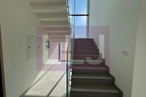 Вилла Абу-Даби, БАӘ-да 4 жатын бөлмелер, 423 м² № 567867 - фото 8