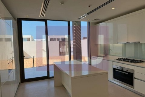 Вилла Абу-Даби, БАӘ-да 4 жатын бөлмелер, 423 м² № 567867 - фото 5