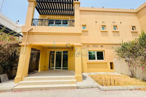 Villa in affitto a Jumeirah, Dubai, EAU 4 camere da letto, 325.2 mq. № 632027 - foto 2