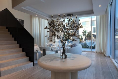 Townhouse in Al Barari, Dubai, UAE 4 bedrooms, 459 sq.m. № 592035 - photo 10