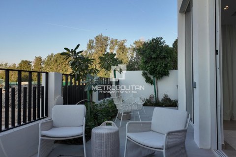 Townhouse in Al Barari, Dubai, UAE 4 bedrooms, 459 sq.m. № 592035 - photo 13