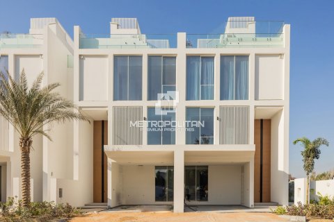 Townhouse in Al Barari, Dubai, UAE 4 bedrooms, 459 sq.m. № 592035 - photo 1