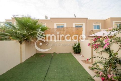 Apartament në Al Reef, Abu Dhabi, Emiratet e Bashkuara Arabe 2 dhoma gjumi, 117.3 m2. № 597286 - Foto 1
