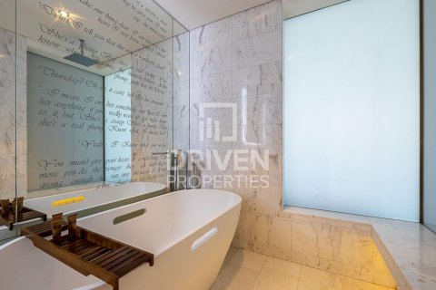 Apartment in Business Bay, Dubai, UAE 1 room, 45 sq.m. № 602152 - photo 12