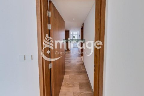 Villa in Abu Dhabi, UAE 6 bedrooms, 811 sq.m. № 596911 - photo 4