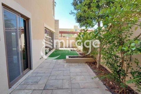 Řadový dům v Al Raha Gardens, Abu Dhabi, SAE 5 ložnice, 400.6 m² Č.: 597358 - fotografie 1