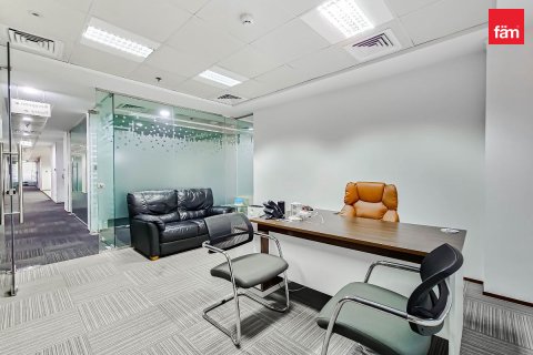 Commercial property in Dubai, UAE 1128.4 sq.m. № 585503 - photo 13