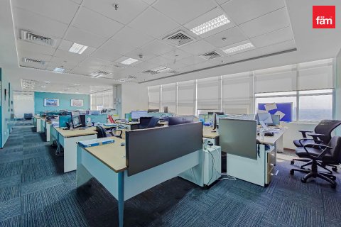 Commercial property in Dubai, UAE 1128.4 sq.m. № 585503 - photo 7