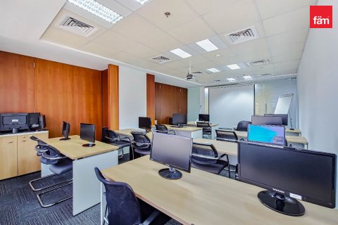Commercial property in Dubai, UAE 1128.4 sq.m. № 585503 - photo 17