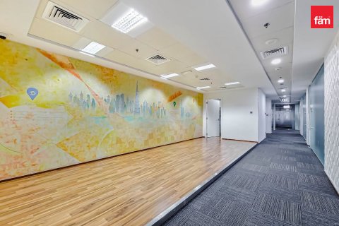 Commercial property in Dubai, UAE 1128.4 sq.m. № 585503 - photo 5