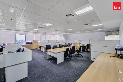 Commercial property in Dubai, UAE 1128.4 sq.m. № 585503 - photo 11