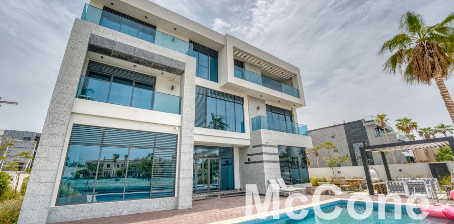 Villa in Palm Jumeirah, Dubai, UAE 7 bedrooms, 787.63 sq.m. № 586876