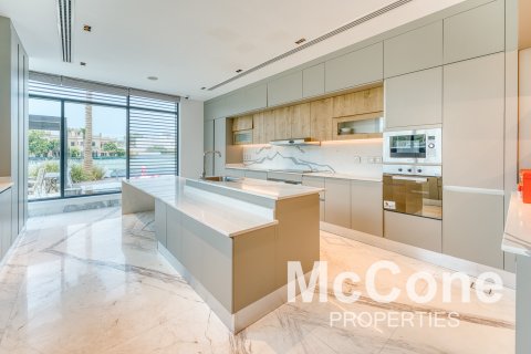 Villa in Palm Jumeirah, Dubai, UAE 7 bedrooms, 787.63 sq.m. № 586876 - photo 9