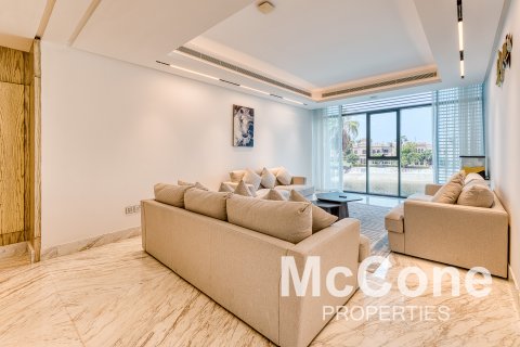 Villa in Palm Jumeirah, Dubai, UAE 7 bedrooms, 787.63 sq.m. № 586876 - photo 4