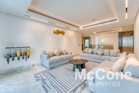 Villa in Palm Jumeirah, Dubai, UAE 7 bedrooms, 787.63 sq.m. № 586876 - photo 3