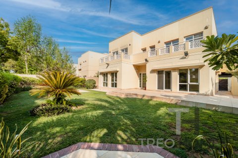 Villa itt: Meadows, Dubai, EAE, 4 hálószoba, 332 m², azonosító: 586558 - fénykép 1