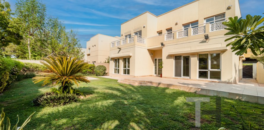 Villa itt: Meadows, Dubai, EAE, 4 hálószoba, 332 m², azonosító: 586558