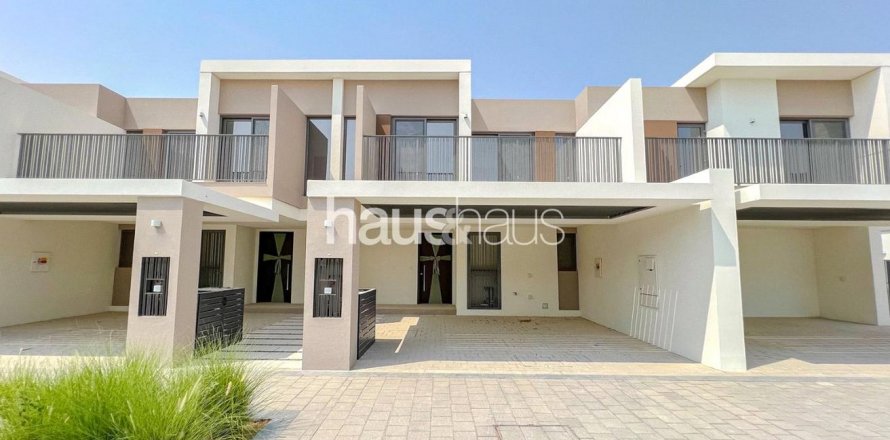 Řadový dům v Tilal Al Ghaf, Dubai, SAE 3 ložnice, 200 m² Č.: 625384
